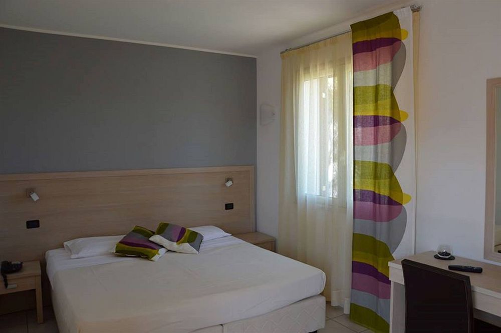 Hotel Bulla Regia Фонтане-Бьянке Экстерьер фото