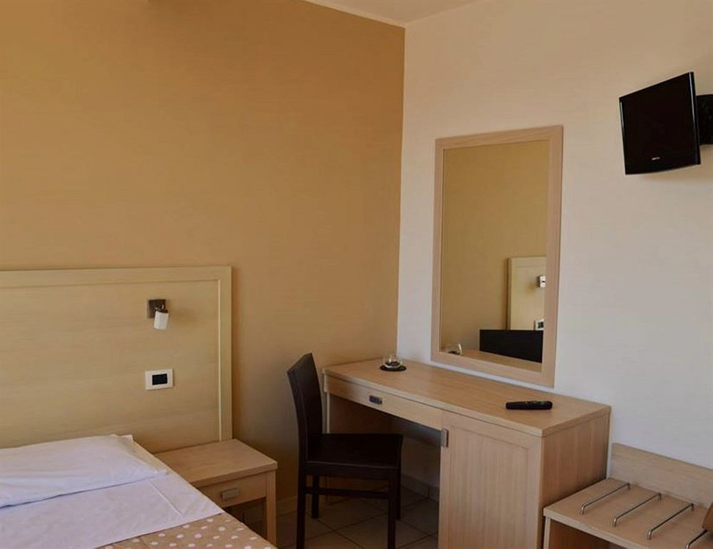 Hotel Bulla Regia Фонтане-Бьянке Экстерьер фото