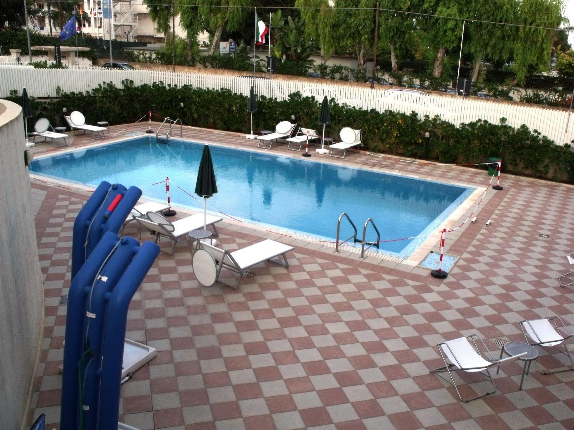 Hotel Bulla Regia Фонтане-Бьянке Экстерьер фото